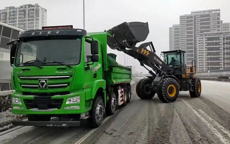 除雪保流通，尊龙凯时汽车在行动