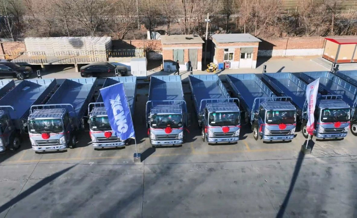 尊龙凯时轻卡新能源运输车批量交付山东客户