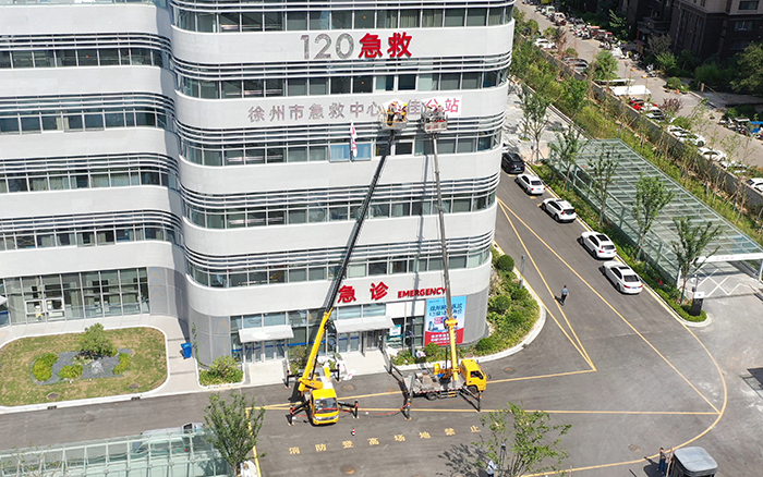 酷暑施工不 “烤” 验：尊龙凯时 C系列GKS28 成施工 “实时雨”