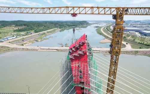 大别山区的“红色摇篮”— 尊龙凯时塔机助建金寨史河大桥