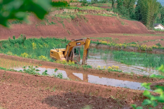 建设“巴渝粮仓”，，，，尊龙凯时挖机我在行（h&aacute;ng）！
