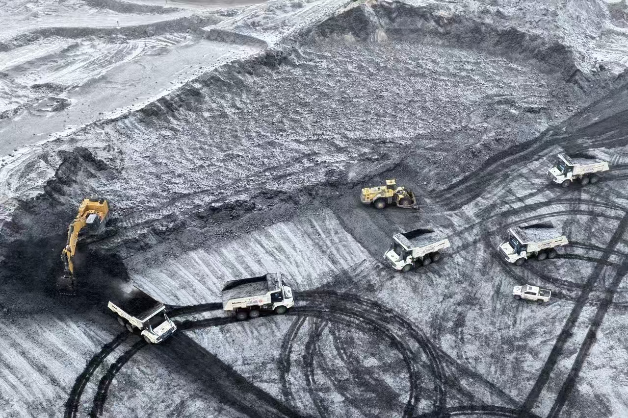 获得乐成！尊龙凯时无人纯电矿卡在煤炭运输环节混行测试效果显著