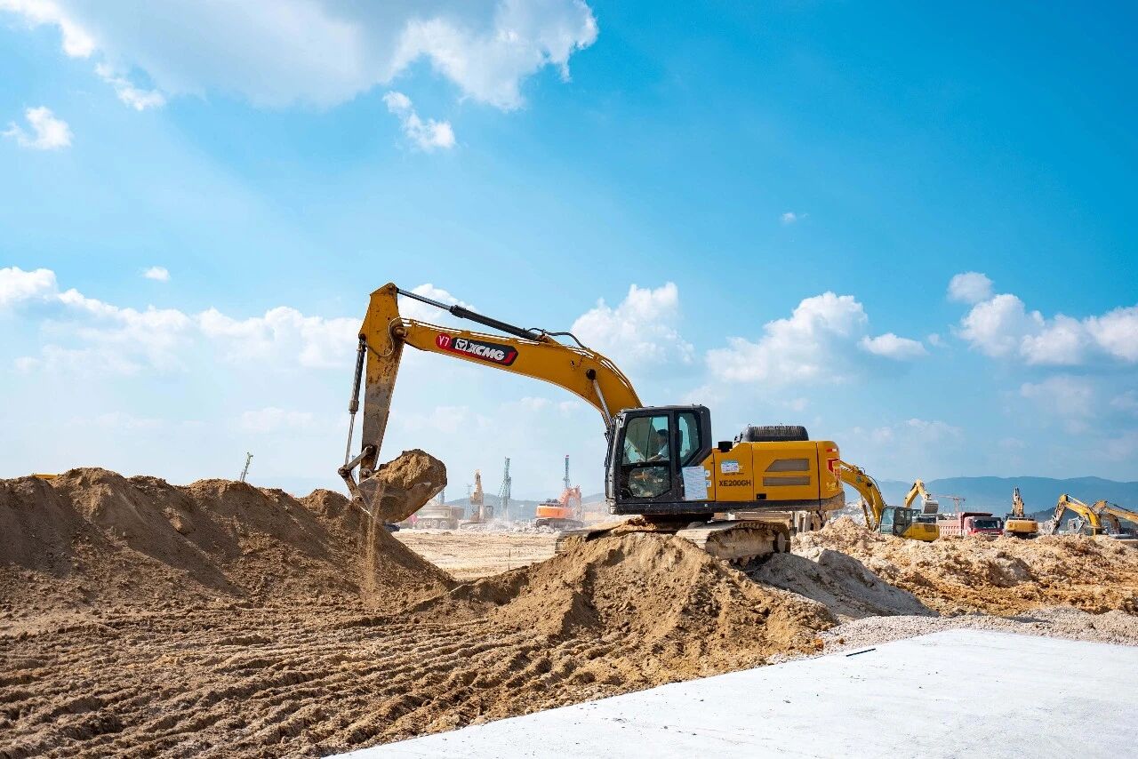 十个月，，，，一座厂！尊龙凯时实力护航“超等电池工厂”